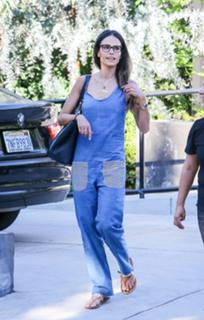Jordana Brewster feet photo thumbnail
