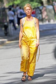 Claire Danes feet photo thumbnail
