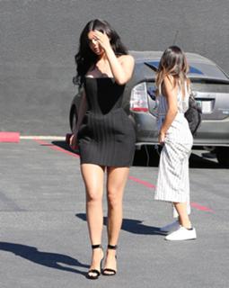 Kylie Jenner feet photo thumbnail
