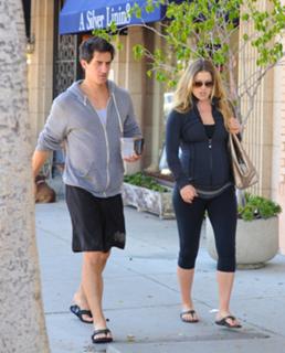 Ali Larter feet photo thumbnail