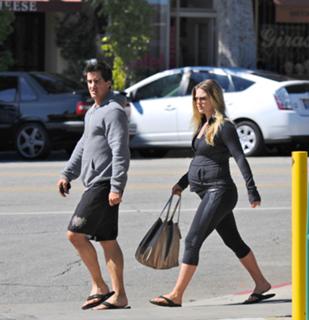 Ali Larter feet photo thumbnail
