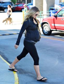 Ali Larter feet photo thumbnail
