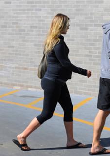 Ali Larter feet photo thumbnail
