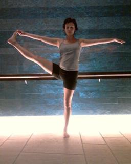 Adriene Mishler feet photo thumbnail