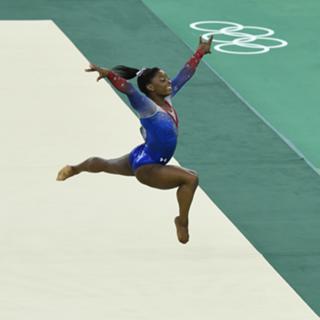Simone Biles feet photo thumbnail