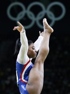 Simone Biles feet photo thumbnail