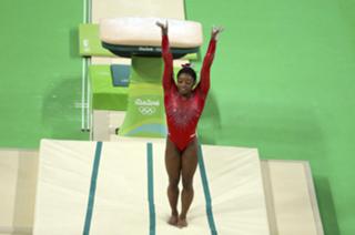 Simone Biles feet photo thumbnail