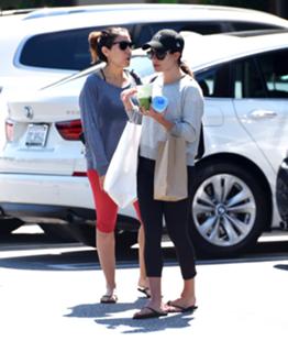 Lea Michele feet photo thumbnail