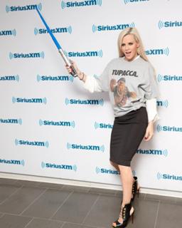Jenny McCarthy-Wahlberg feet photo thumbnail