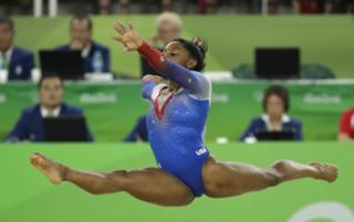 Simone Biles feet photo thumbnail