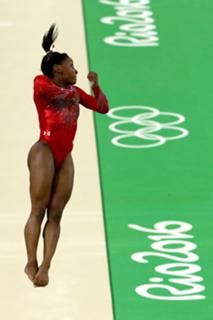 Simone Biles feet photo thumbnail