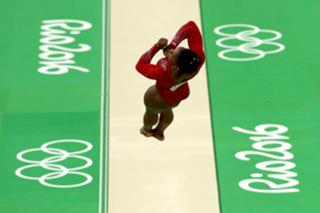 Simone Biles feet photo thumbnail