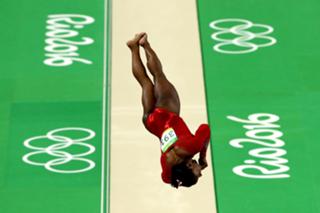 Simone Biles feet photo thumbnail