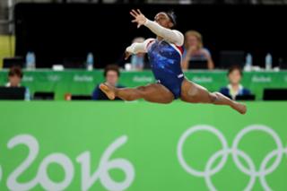 Simone Biles feet photo thumbnail