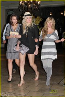 Pixie Lott feet photo thumbnail