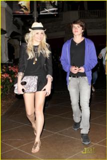 Pixie Lott feet photo thumbnail