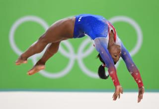 Simone Biles feet photo thumbnail
