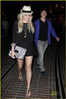 Pixie Lott feet photo thumbnail