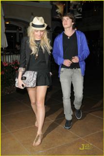 Pixie Lott feet photo thumbnail