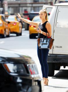 Nina Agdal feet photo thumbnail