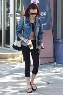 Lily Collins feet photo thumbnail