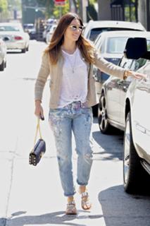 Jessica Biel feet photo thumbnail