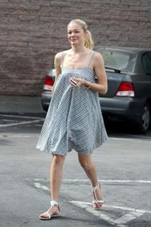 LeAnn Rimes feet photo thumbnail