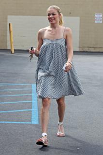LeAnn Rimes feet photo thumbnail