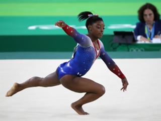 Simone Biles feet photo thumbnail