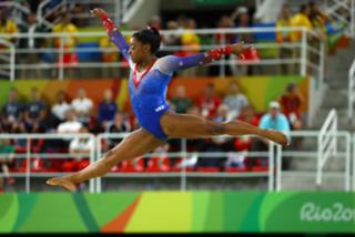 Simone Biles feet photo thumbnail