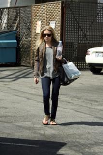 Ashley Olsen feet photo thumbnail