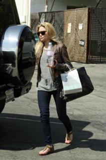 Ashley Olsen feet photo thumbnail