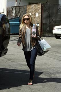 Ashley Olsen feet photo thumbnail