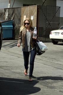 Ashley Olsen feet photo thumbnail
