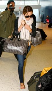 Lauren Conrad feet photo thumbnail