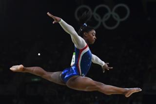 Simone Biles feet photo thumbnail
