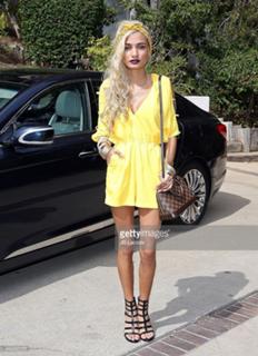Pia Mia feet photo thumbnail