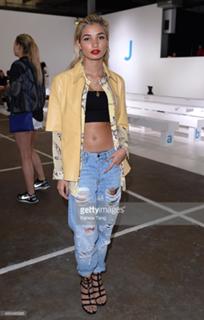 Pia Mia feet photo thumbnail
