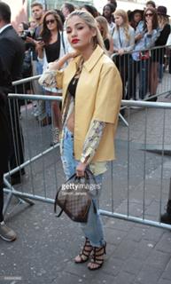 Pia Mia feet photo thumbnail