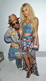 Pia Mia feet photo thumbnail