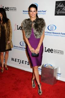 Angie Harmon feet photo thumbnail