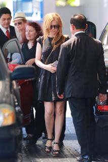 Isla Fisher feet photo thumbnail