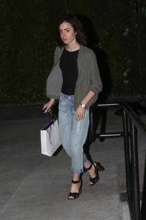 Lily Collins feet photo thumbnail