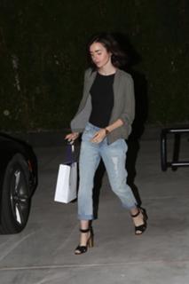 Lily Collins feet photo thumbnail