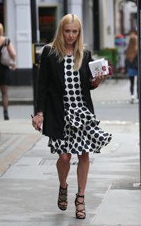 Fearne Cotton feet photo thumbnail