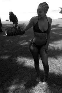 Jasmine Sanders feet photo thumbnail