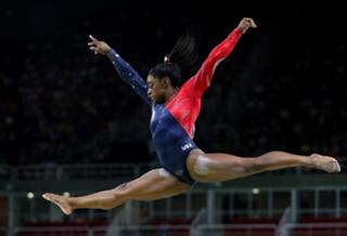 Simone Biles feet photo thumbnail