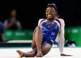 Simone Biles feet photo thumbnail