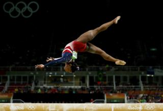 Simone Biles feet photo thumbnail