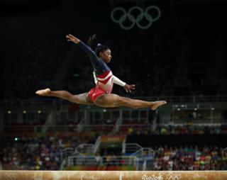 Simone Biles feet photo thumbnail